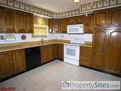 5th image of 4000 Hoffmeister Ave