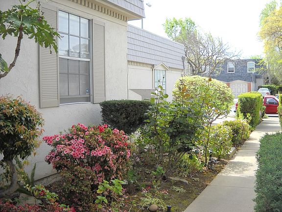 2nd image of 980 Ponderosa Ave