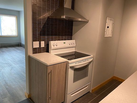 5th image of 3720 Minnehaha Ave S #16