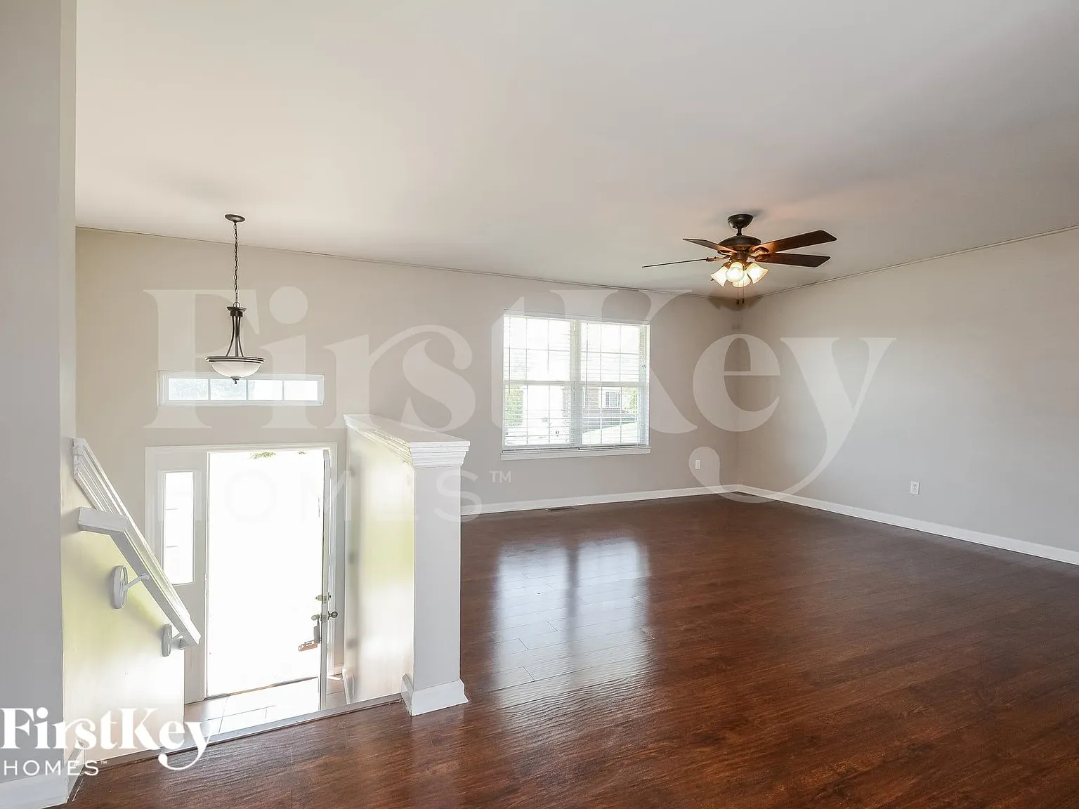 4 bed, 3.0 bath, 2000 sqft, $2,520 — Photo 3