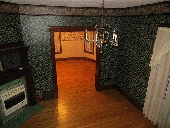 2nd image of 929 Decatur St