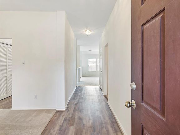 2nd image of 1423 Sand Lake Ln