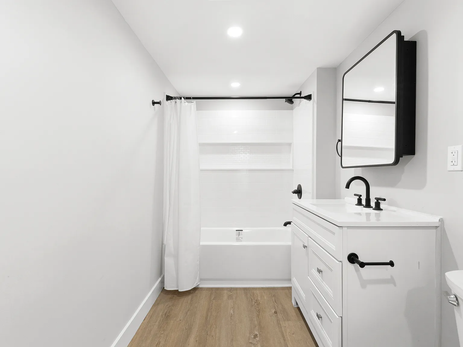 Year Round Rental In Westhampton Beach — Photo 4