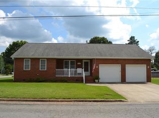 801 W Monroe St, Mayodan, NC 27027