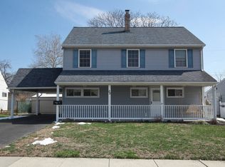 20 Nature Ln, Levittown, PA 19054