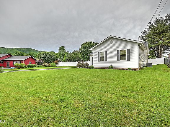 4th image of 1806 Paty Dr