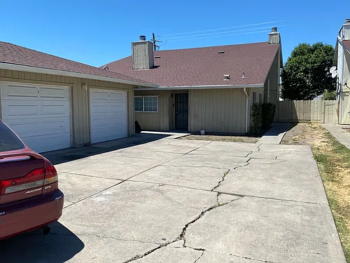 6529 Gunton Way Photo 1