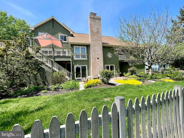 6 Pond Ridge Ln, Hanover, PA 17331
