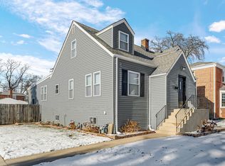 8760 S Sacramento Ave, Evergreen Park, IL