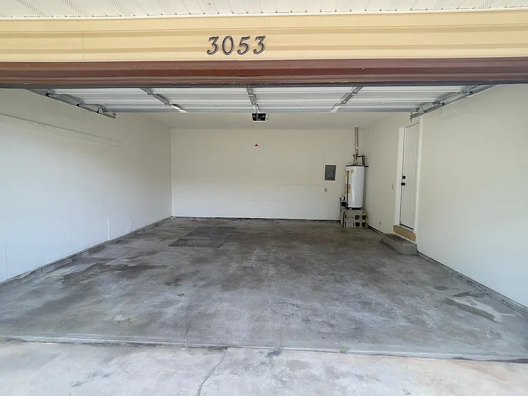 3053 W Roxbury St — Photo 3