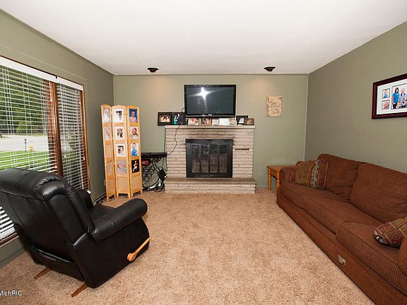 3rd image of 3662 Leonard St NW
