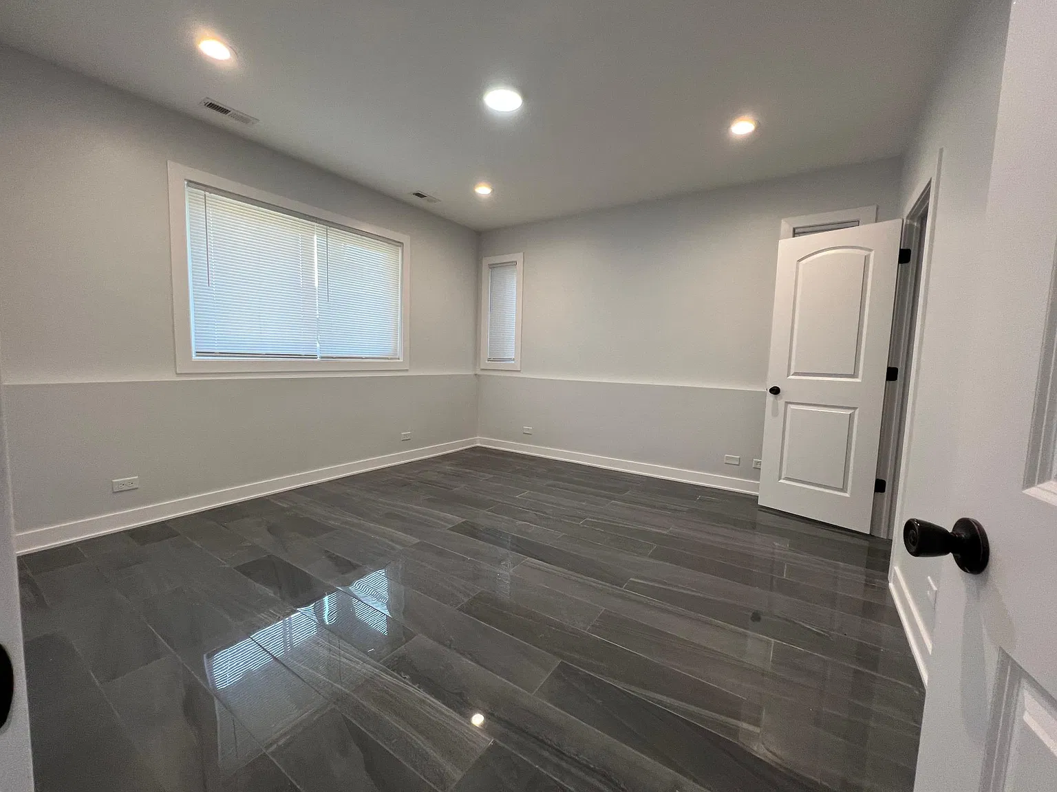 2723 W Congress Pkwy — Photo 4