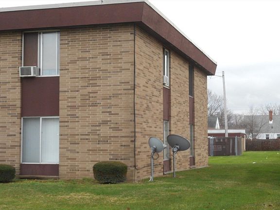 3rd image of 16100 Maple Park Dr APT 11