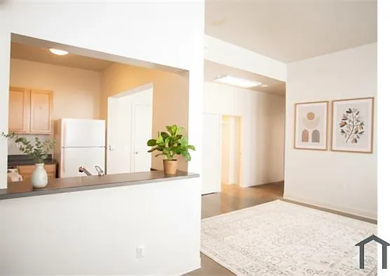 242 S Broadway — Photo 1