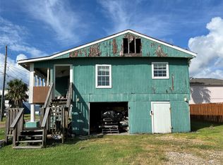 415 Oyster St, Surfside Beach, TX 77541