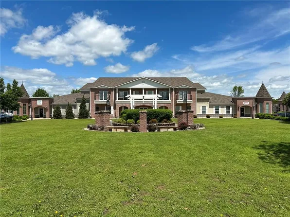 111 SE 22nd St, Bentonville, AR