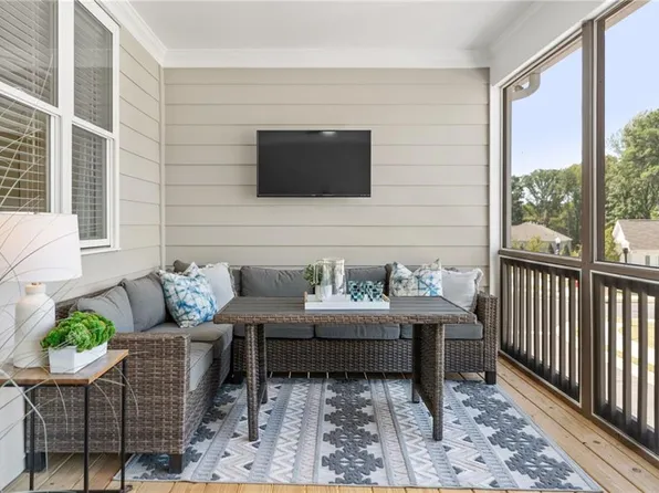 3340 Cranston Ln, Kennesaw, GA 30144