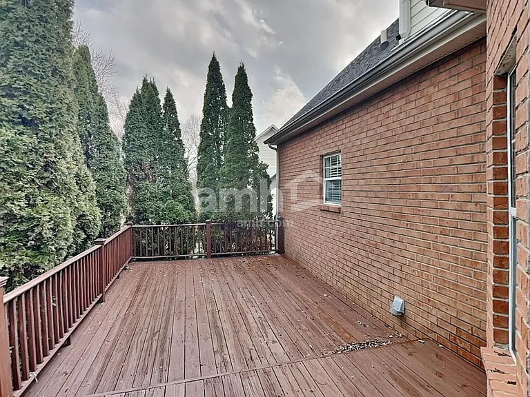 2702 Camden Ct — Photo 20