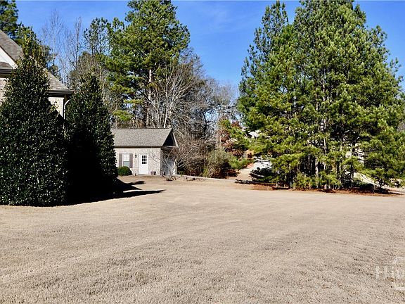 3rd image of 1080 Oak Ridge Court