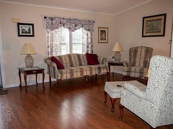 3rd image of 3501 Island Dr