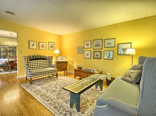 530 Criswell Dr, Boiling Springs, PA 17007