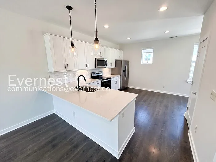 200 Jeffries Way — Photo 8