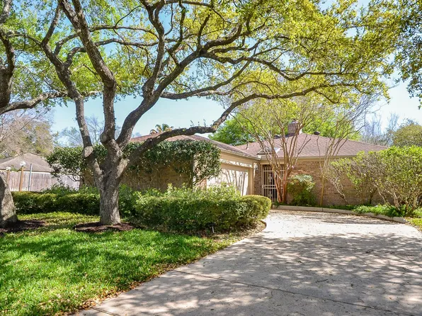 1339 Beaujolais Ln, Houston, TX 77077
