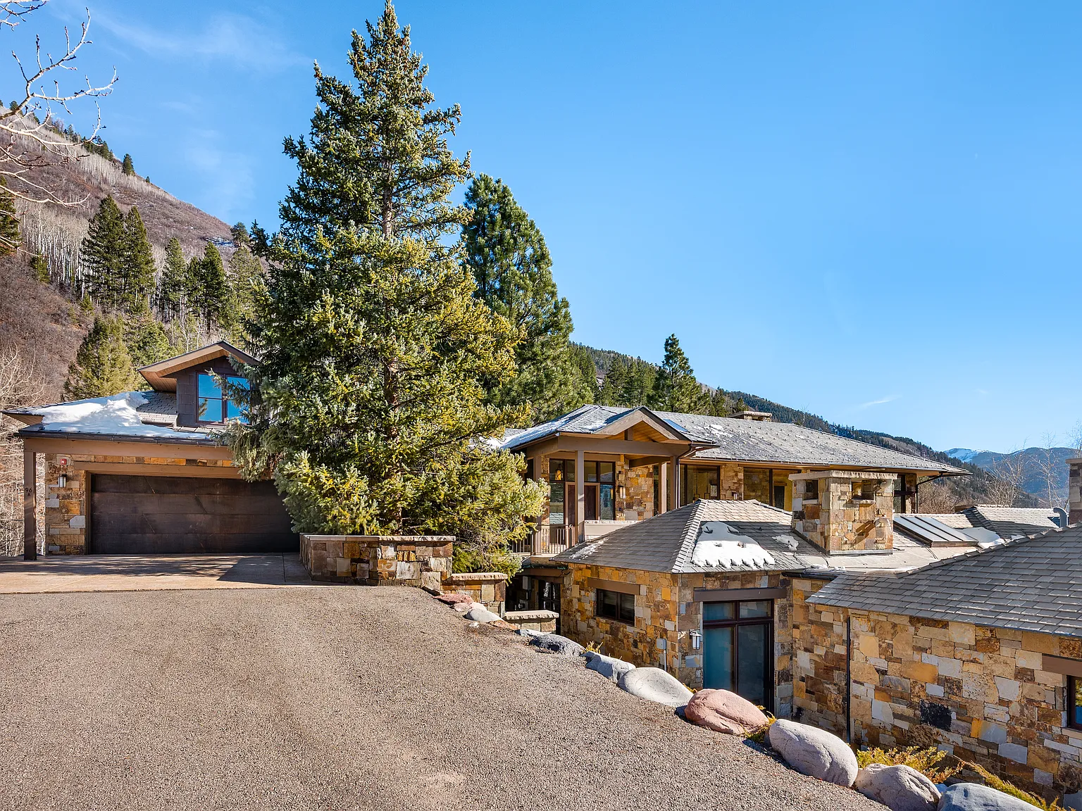 5 bed, 6.5 bath, 5462 sqft, $35,000 — Photo 3