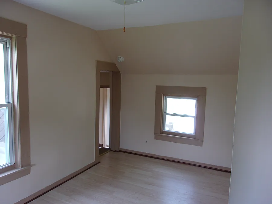 2 bed, 1000 sqft, $1,400 — Photo 2