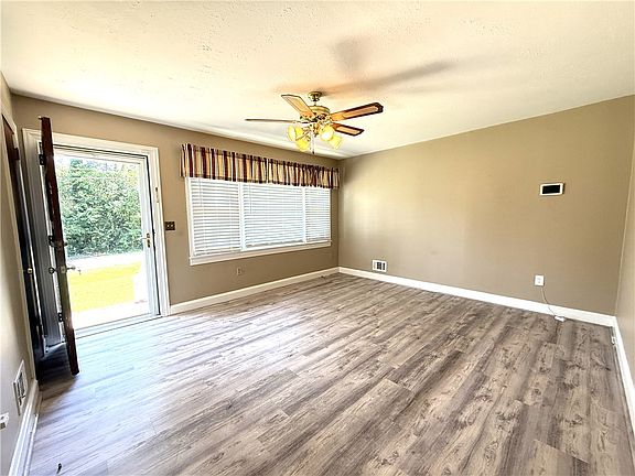 2nd image of 13 Lynhurst Dr