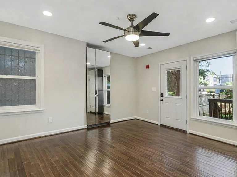 1519 Constitution Ave NE #E-101 — Photo 11