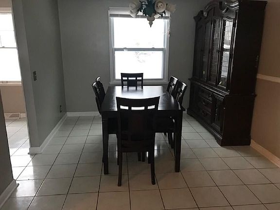3rd image of 54 Blackwell Ln