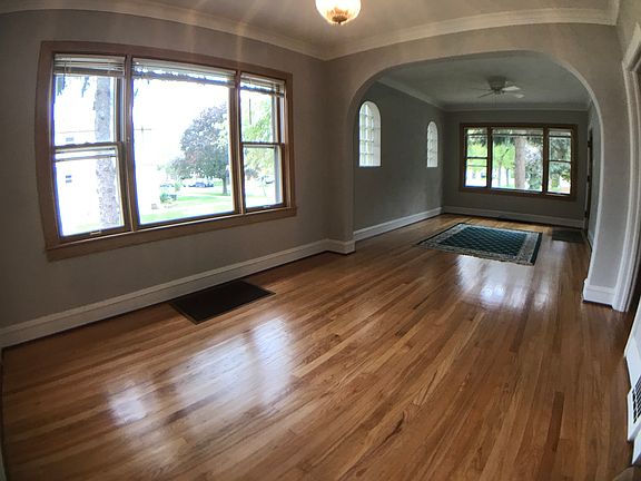 5th image of 3149 Sunnyside Ave