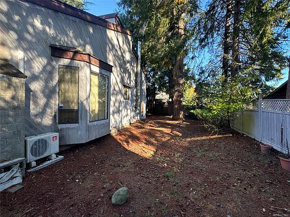 3rd image of 632 Erickson Rd