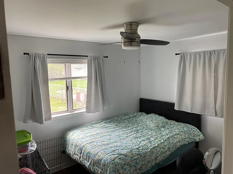 208 E Randolph St — Photo 10