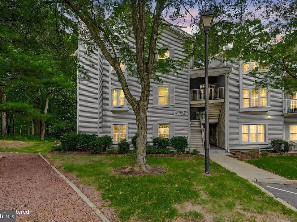 1st image of 101 Stone Hurst Ct #101