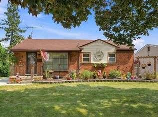 29470 Robert Dr, Livonia, MI 48150