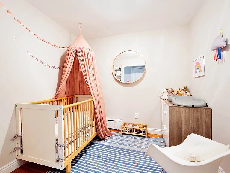 439 Henry St #1C — Photo 8