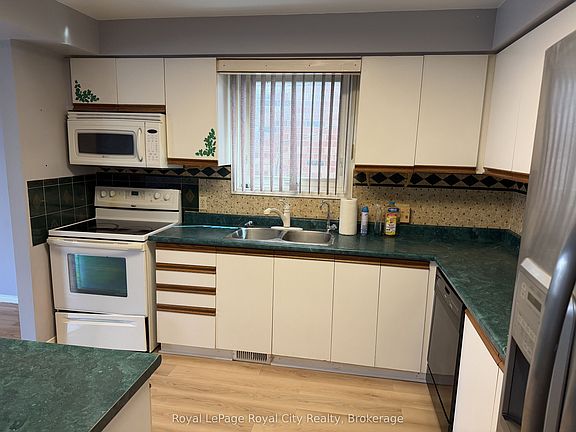 3rd image of 206 Rickson Ave