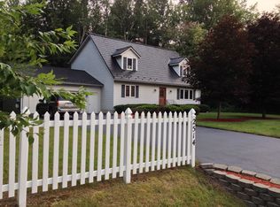 2514 E Pineoak Ct, Midland, MI 48642