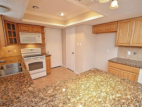 5th image of 3130 Frontier Dr
