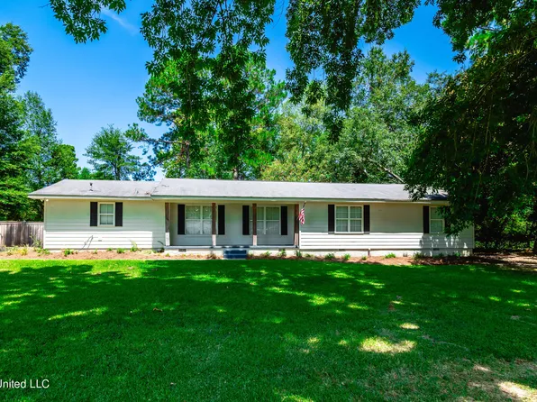 208 Saint Augustine Dr, Madison, MS 39110