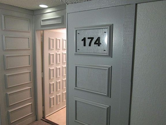 2nd image of 10325 Caminito Cuervo Unit 174
