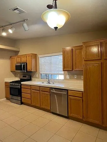 450 Richgold St — Photo 4