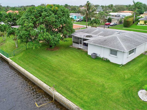 5th image of 2286 Edgewater Dr