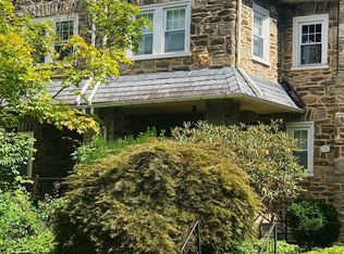 718 Carpenter Ln, Philadelphia, PA 19119