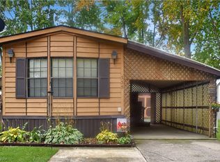 335 Ashwood Ave, Elyria, OH 44035