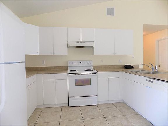 5th image of 1535 20th Ave SW