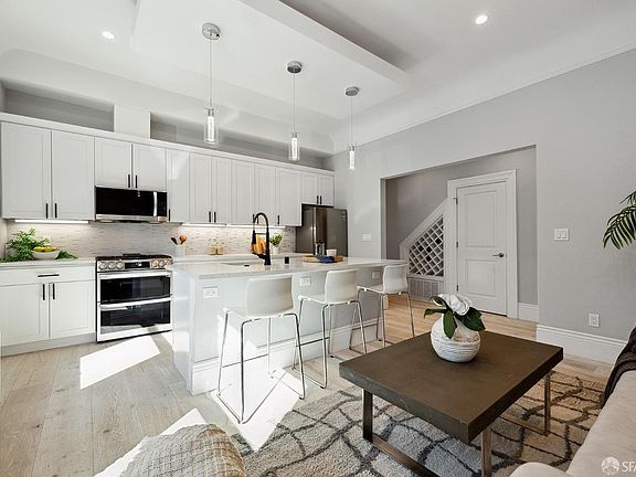 3rd image of 404 Ashbury St APT 1