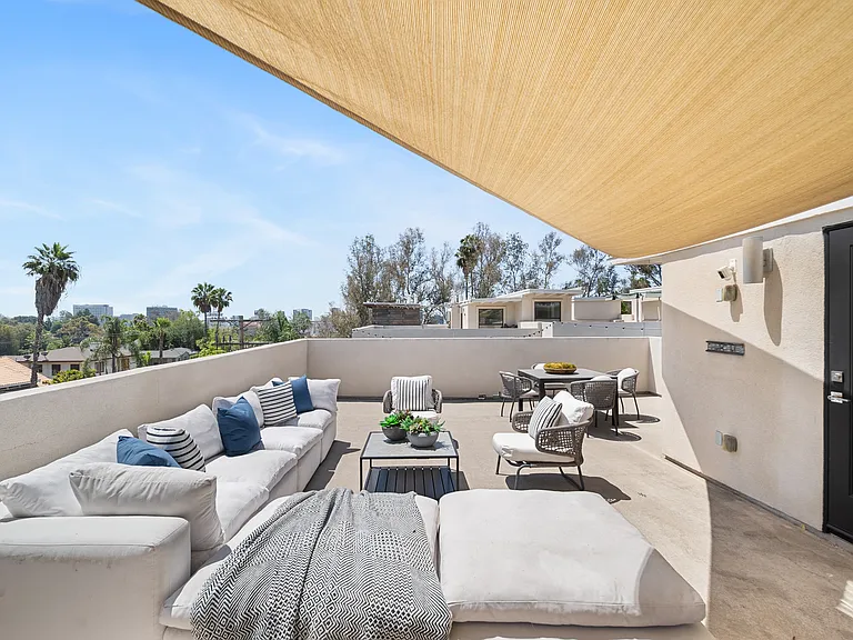 2111 N Cahuenga Blvd #A-1 — Photo 21